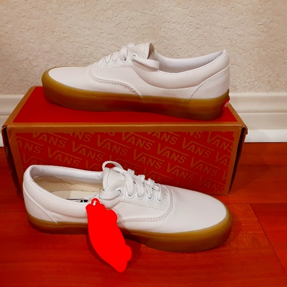 Vans - Picture 2 of 4